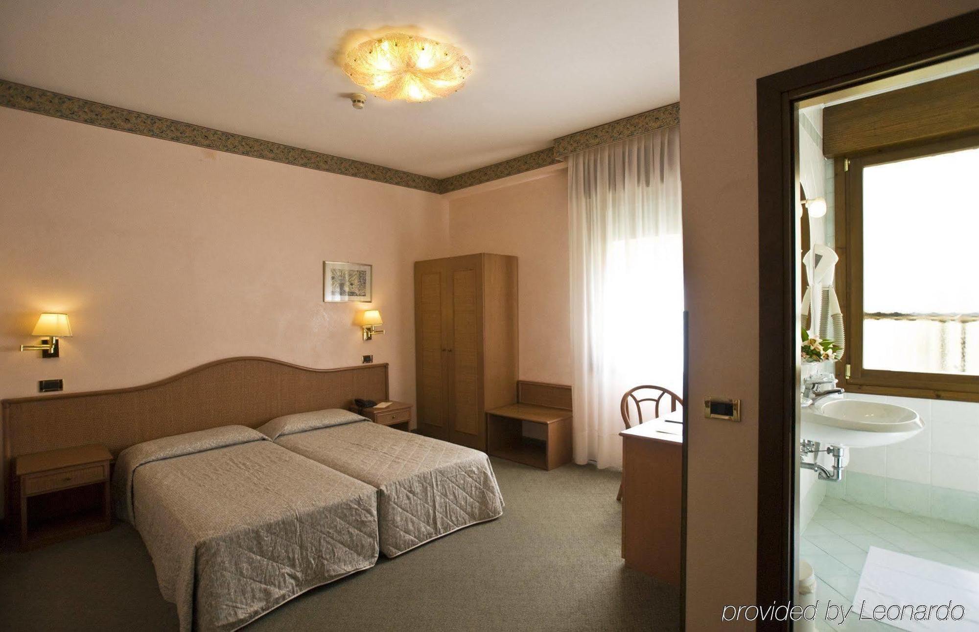 Hotel Villa Tiziana Lido di Venezia Exterior photo